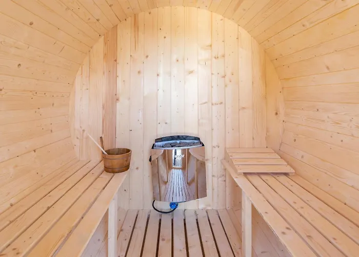 In With Sauna *