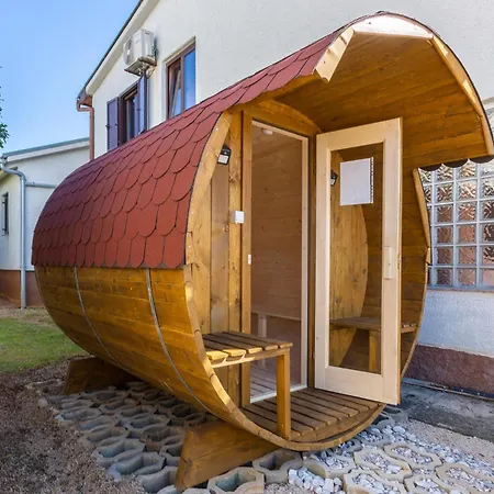 Lovely In With Sauna Apartament