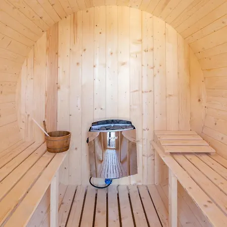 In With Sauna *